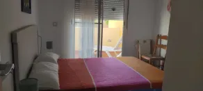 Appartement NUDIST, 1 chambre en rez de chaussée avec terrasse, parking vera 4 - Chambre