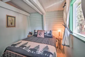 5 Mi to Snow Summit: Cabin w/ Deck & Fireplace - Interiør