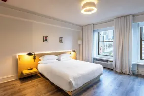 The Chicago Hotel Collection Ambassador Gold Coast - Room