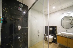 Olive Hotel Hebbal by Embassy Group - Bathroom