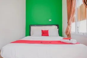 RedDoorz Syariah near Kebun Raya Liwa - Chambre