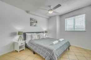Grand Palais Boolarong Beachside Apartments - Chambre