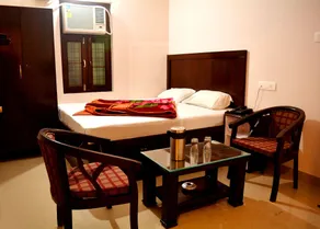Hotel Thakur Ji - Room