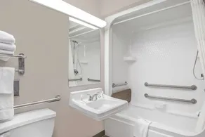 Baymont Inn & Suites San Marcos - Salle de bain