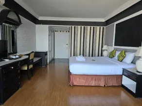 First Pacific Cirrus - Pattaya - Room