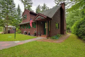 All-season Family Retreat w/ Dock on Loon Lake! - Innenbereich