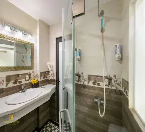 Quang Chung Hotel Le Van Thiem - Badeværelse