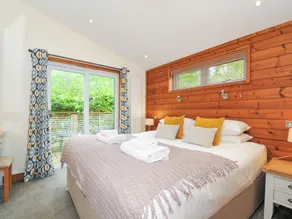 5 Faraway Fields - Room