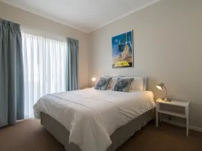'Die Braaihuis'- sleeps 6, Large Veranda, Sea Views, Central and Fabulous! - Værelse