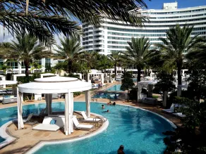 Fontainebleau Miami Beach - Piscine