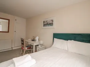 Full Deck - Habitación