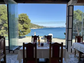 Adrian's Beach House by Max Gastro - Restaurant