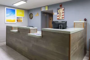 Days Inn by Wyndham Winchester - Lobby