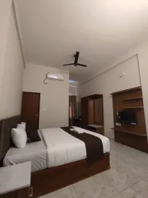 Crown Town Hotel - Kalamassery - Chambre