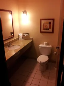 Quality Suites Near Cedar Creek Lake - Bad