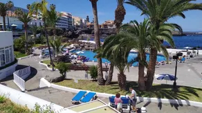 Studio avec terrasse, jardin et barbecue | Vue jardin - Piscine