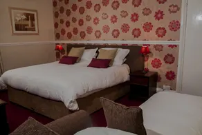 Clarence Court Hotel - Room