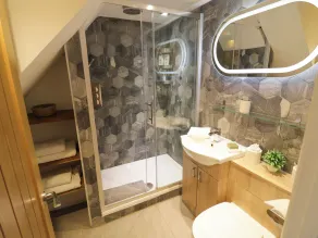 Lower Tundridge Cottage - Bathroom