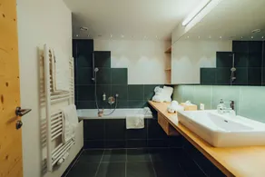 Holzhotel Forsthofalm - Badrum