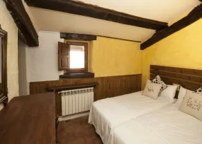 Merveilleuse maison conviviale et familiale avec barbecue, piscine et internet haut débit | Vue jardin | Avec animaux acceptés - Chambre