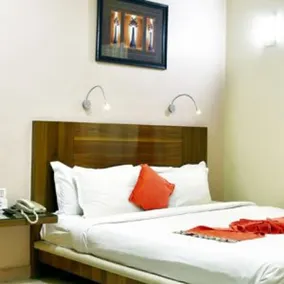The Senator Hotel - Room