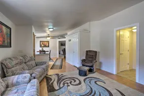 'Red Rock Rambler' Moab Home w/ Hot Tub & Views! - Innvendig