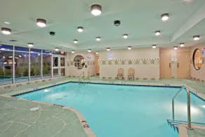 Holiday Inn Hotel & Suites Surrey East - Cloverdale by IHG - Piscine