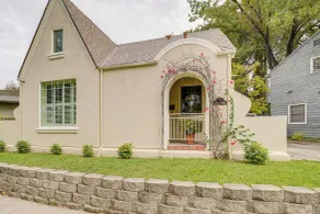 Walkable Miracle Mile Retreat w/ Peaceful Patio - Innenbereich