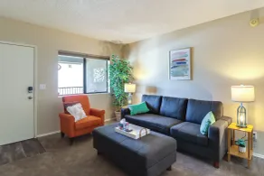 Hike, Swim & Shop: Tucson Condo w/ Balcony - Innenbereich