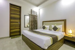 FabHotel White House BNB - Nr Yashobhoomi Convention Centre - Room