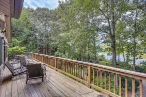 Riverfront Home w/ Dock & Game Room in Lancaster! - Innvendig