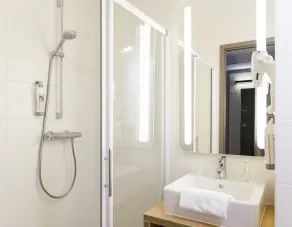 ibis Lannion Côte de Granit Rose - Salle de bain