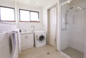 Mildura Holiday Villas - Bathroom