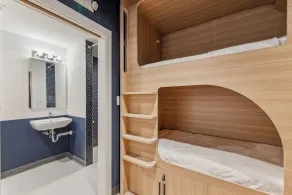 Meco Hotel - Bathroom