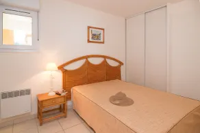 Apartamento apto para niños con jardín y piscina | Vistas a la piscina | Al lado de la playa | Admite perro - Habitación