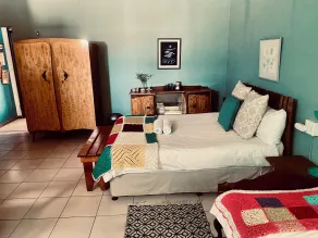 Suzies Huis Restaurant Bed and Breakfast - Room