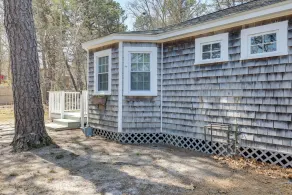 2 Mi to Beaches: Cozy Peaceful Escape w/ Deck - Intérieur