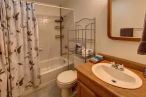 The Guest House - Bathroom