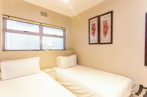 Third floor sea facing 2 bedroom apartment - Zimmer