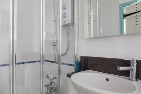 End Cottage - Bathroom