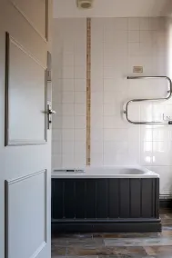 The White Lion - Bathroom