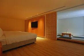 Water House - Room