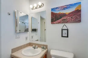 13 Mi to Lake Powell: Mtn-View Home w/ Deck & BBQ - Innenbereich