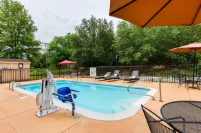 Quality Suites Altavista - Lynchburg South - Pool