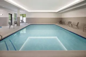 Courtyard by Marriott Traverse City - Piscine
