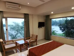 Lake View Resort Lonavala - Interiør