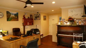 The White Horse Motel - Lobby