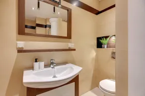 Portofino - Family Stay in City Center with Parking by Lion Apartments Sopot - Baño