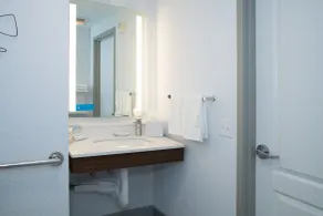Hampton Inn & Suites Los Angeles/Sherman Oaks - Salle de bain