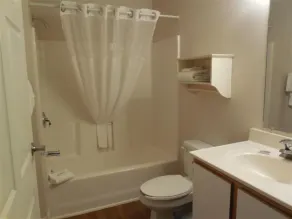 Affordable Suites Lexington - Banheiro